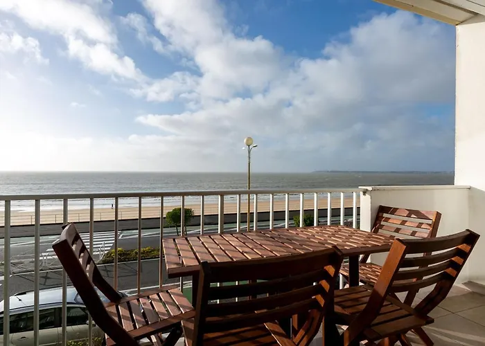 Un Sejour Ou Un Week-End Face Mer A La Baule